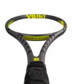 Volkl V1 EVO -Yonex Shop V1 EVO hoop detail WEB3 700x 0498ca9c 02ed 4fca 8cb5 e08a09d845c7 1024x1024